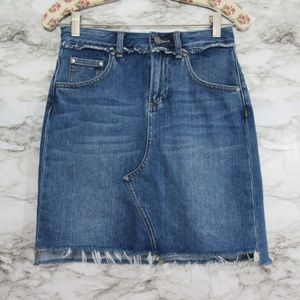 Vince Camuto Raw Hem Hi Lo Denim Skirt Size 0